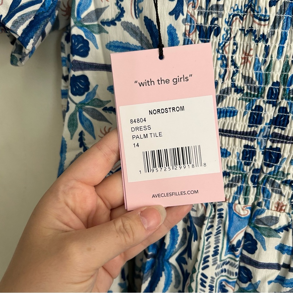 Avec Les Filles Puff Sleeve Fit and Flare Dress in Palm Tile Print - Picture 5 of 5